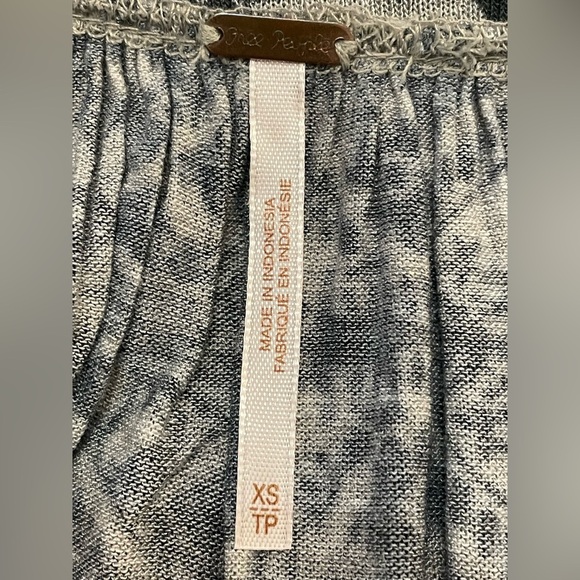 Free People Navy Printed Blouson Top, XS - Picture 11 of 12